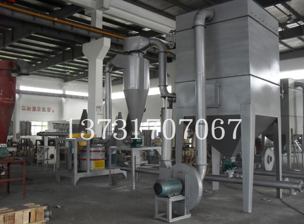 石墨機加工（gōng）車間的布袋除塵器