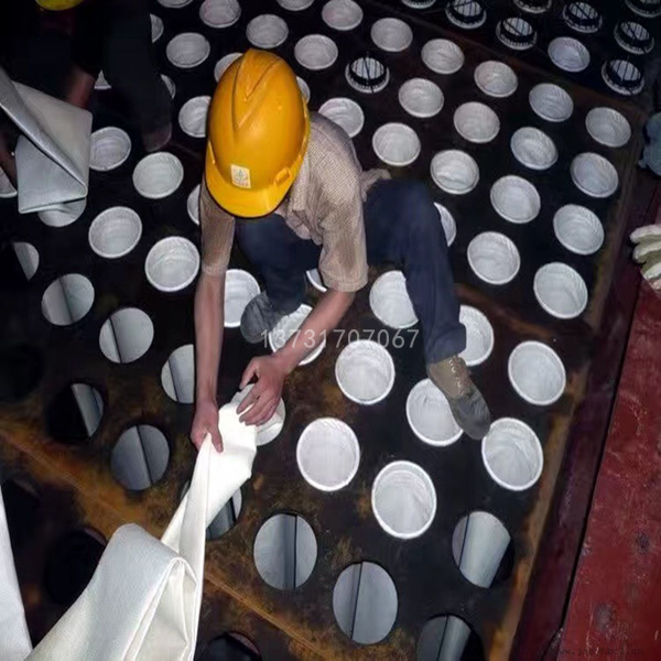寧夏電石爐布袋除（chú）塵器3000條高溫布袋更換完畢