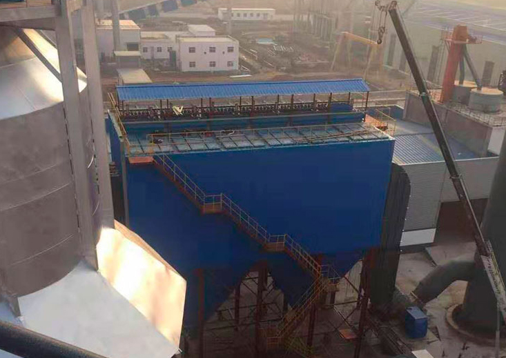 內蒙古包頭球團豎爐布袋除塵(chén)器緊張施工中 內蒙古包頭球(qiú)團豎爐(lú)布袋除塵器緊張施工中
